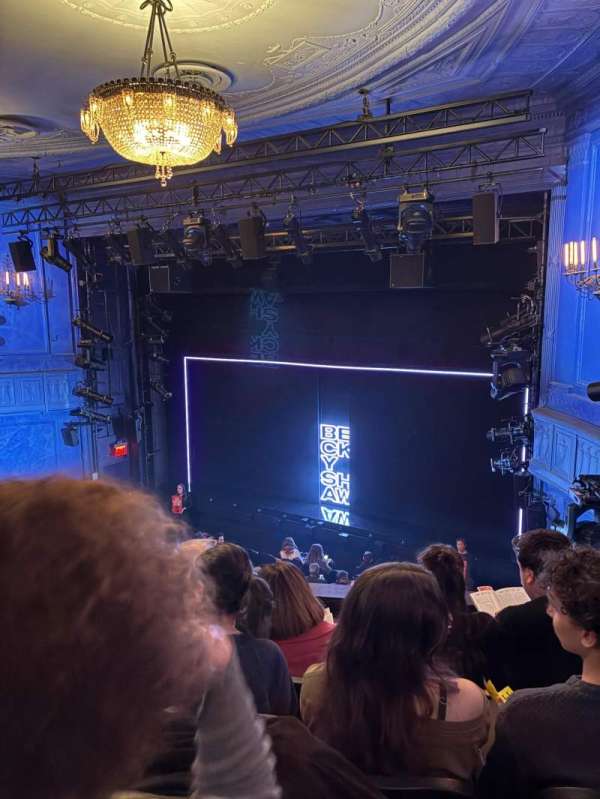 Hayes Theater, bloc: Mezzanine R, rangée: D, place: 12