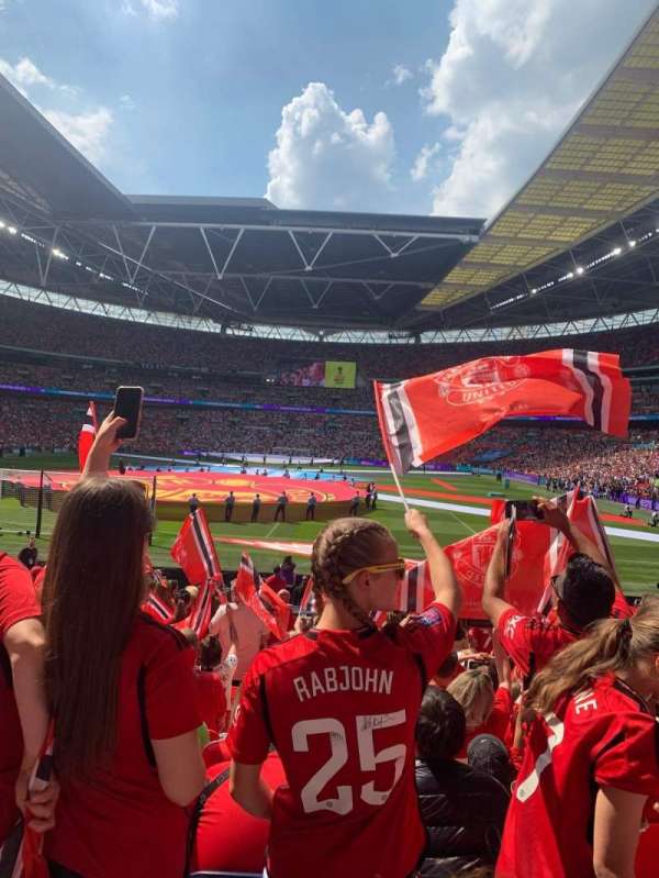 Wembley Stadium, bloc: 111, rangée: 19, place: 243