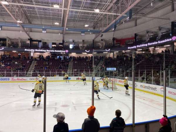 Progressive Auto Sales Arena, bloc: 116, rangée: 4, place: 5
