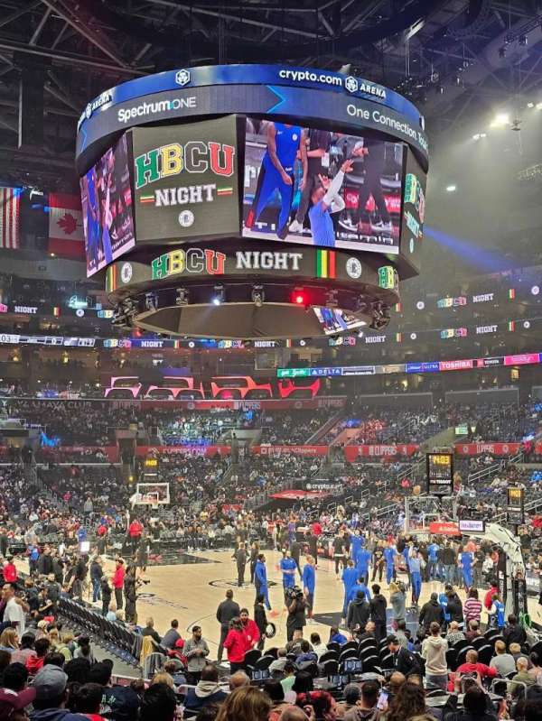 Crypto.com Arena, bloc: 108, rangée: 16, place: 3