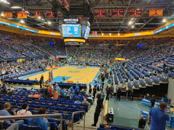 Pauley Pavilion, bloc: 107, rangée: 7, place: 9