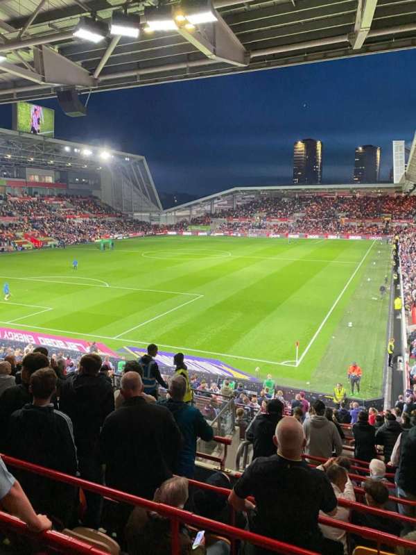Gtech Community Stadium, bloc: E216, rangée: 25, place: 416