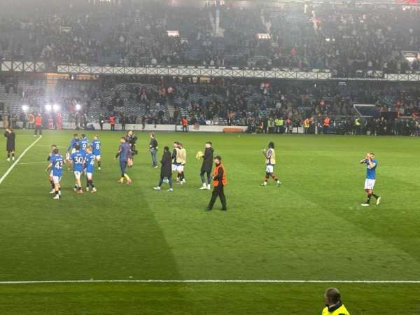 Ibrox Stadium, bloc: Govan Front GF6, rangée: M, place: 190