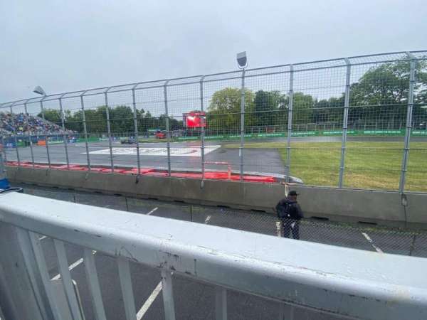 Circuit Gilles Villeneuve, bloc: 33-5, rangée: A, place: 25