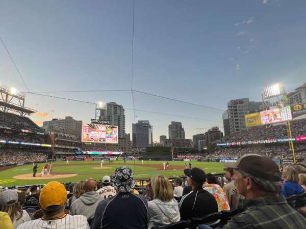 Petco Park, bloc: 105, rangée: 18, place: 1