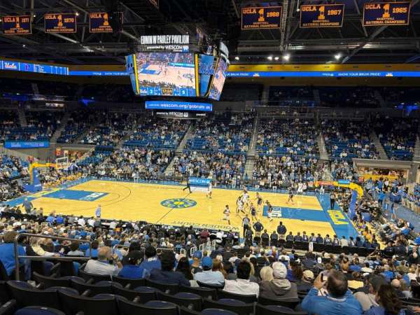 Pauley Pavilion, bloc: 101, rangée: 13, place: 13