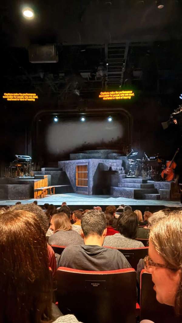 Kiln Theatre, bloc: Stalls, rangée: L, place: 5
