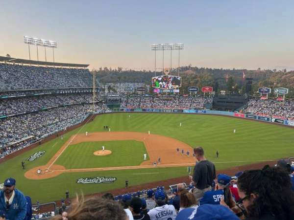 Dodger Stadium, bloc: 16RS, rangée: H, place: 1