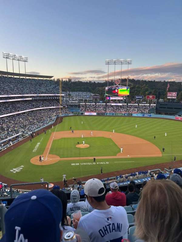 Dodger Stadium, bloc: 10RS, rangée: G, place: 1
