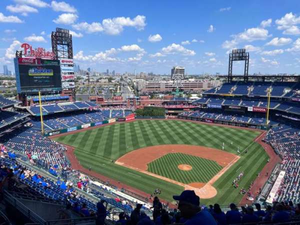Citizens Bank Park, bloc: 422, rangée: 16, place: 23