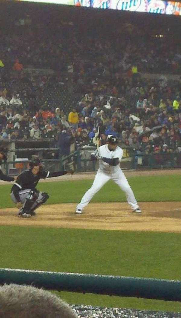 Comerica Park, bloc: 122, rangée: 1, place: 3