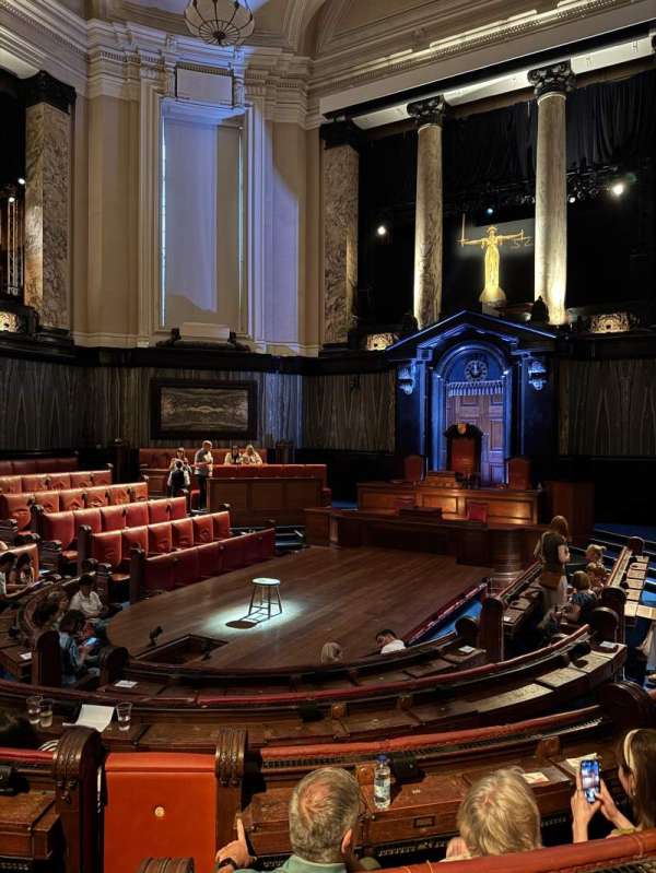 London County Hall, bloc: Courtroom Stalls, rangée: F, place: 185