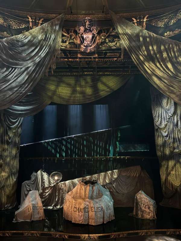 His Majesty's Theatre, London, bloc: Royal Circle, rangée: B, place: 20