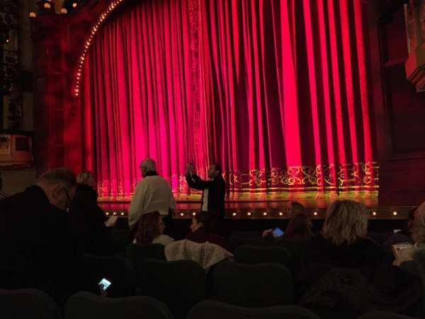 Shubert Theatre, bloc: Orchestra R, rangée: H, place: 14