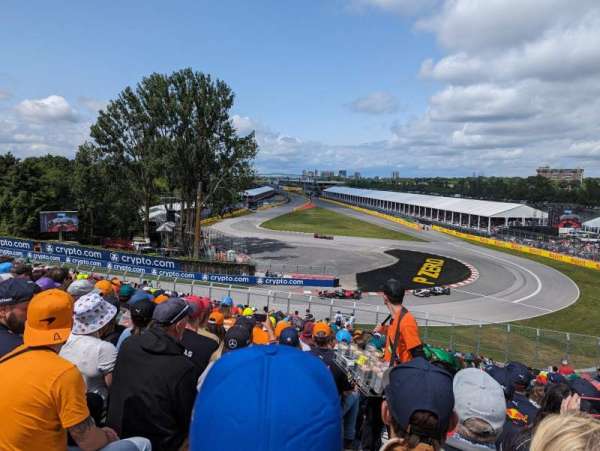 Circuit Gilles Villeneuve, bloc: 11 - 4, rangée: X, place: 17