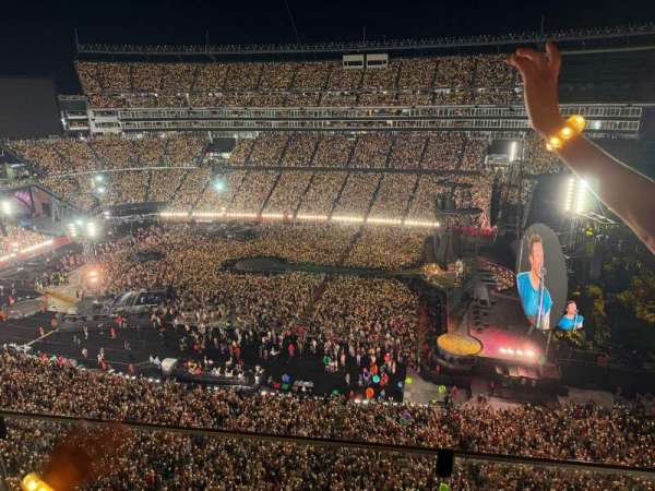 Gillette Stadium, bloc: 329, rangée: 2, place: 16