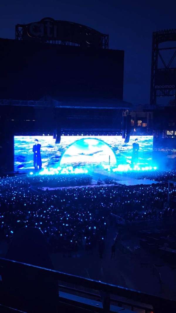 Citi Field, bloc: 327, rangée: 4, place: 1