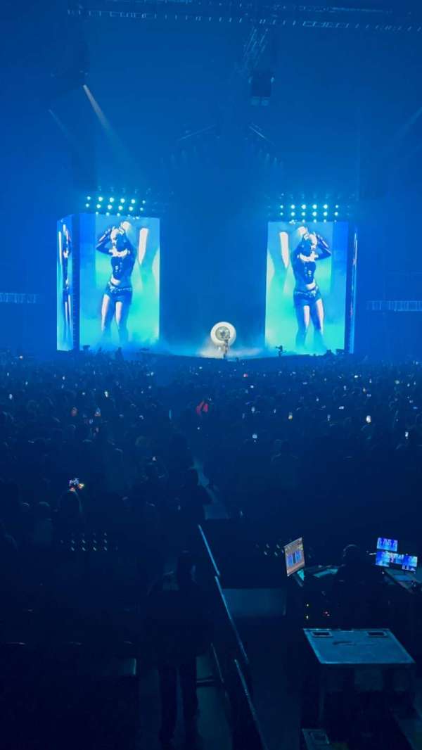 State Farm Arena, bloc: 114, rangée: A, place: 11