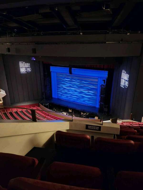 Andrew Jackson Hall, bloc: Right Loge, rangée: R, place: 5