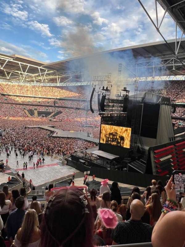 Wembley Stadium, bloc: 244, rangée: 9, place: 123