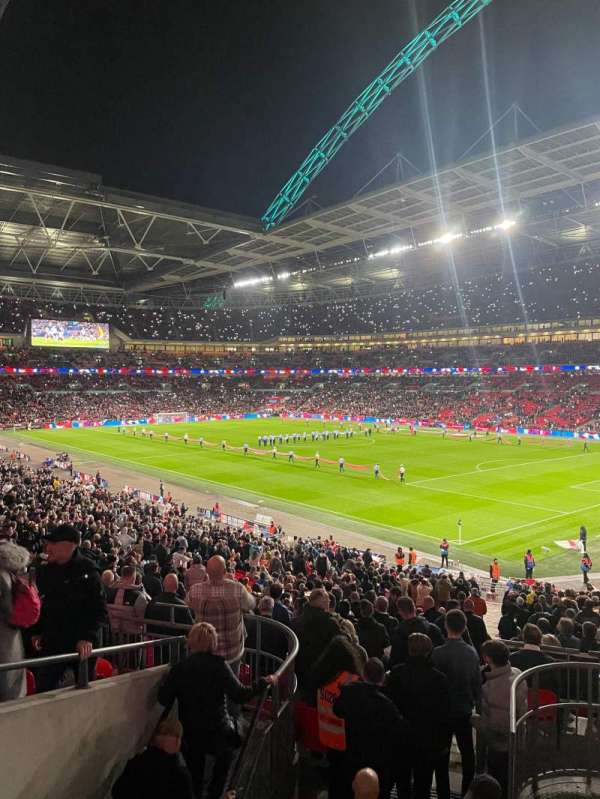 Wembley Stadium, bloc: 117, rangée: 38, place: 158