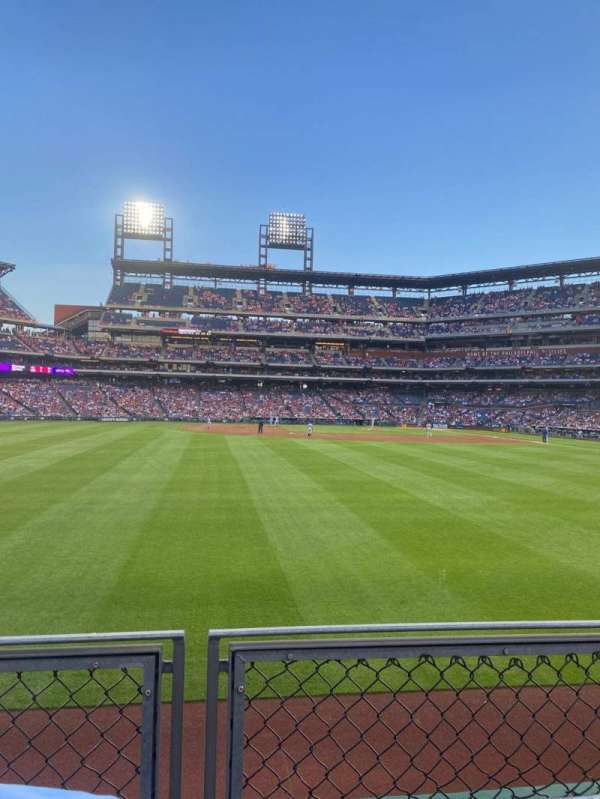 Citizens Bank Park, bloc: 144, rangée: 1, place: 11