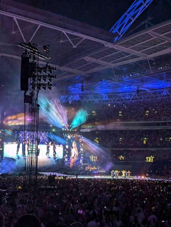 Wembley Stadium, bloc: 120, rangée: 16, place: 243