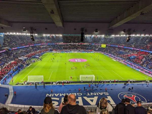 Parc des Princes, bloc: 327, rangée: 24, place: 105