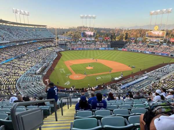 Dodger Stadium, bloc: 6RS, rangée: K, place: 1