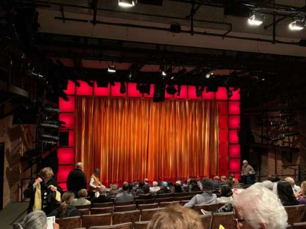 Laura Pels Theatre, bloc: Orchestra, rangée: N, place: 17
