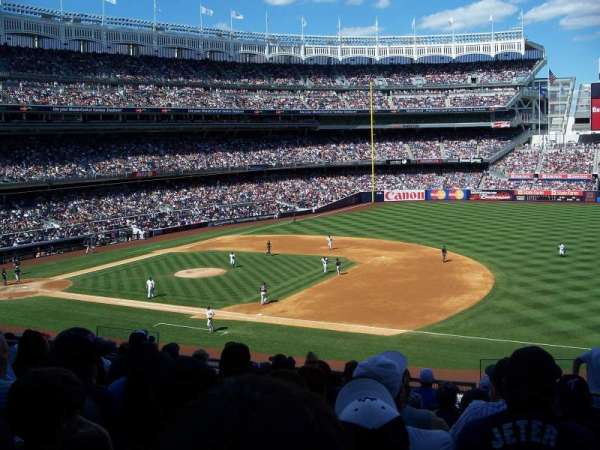 Yankee Stadium, bloc: 214A, rangée: 10, place: 3