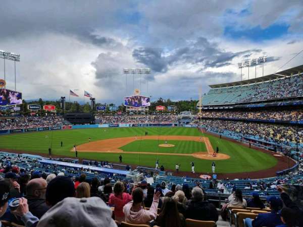 Dodger Stadium, bloc: 121LG, rangée: L, place: 1