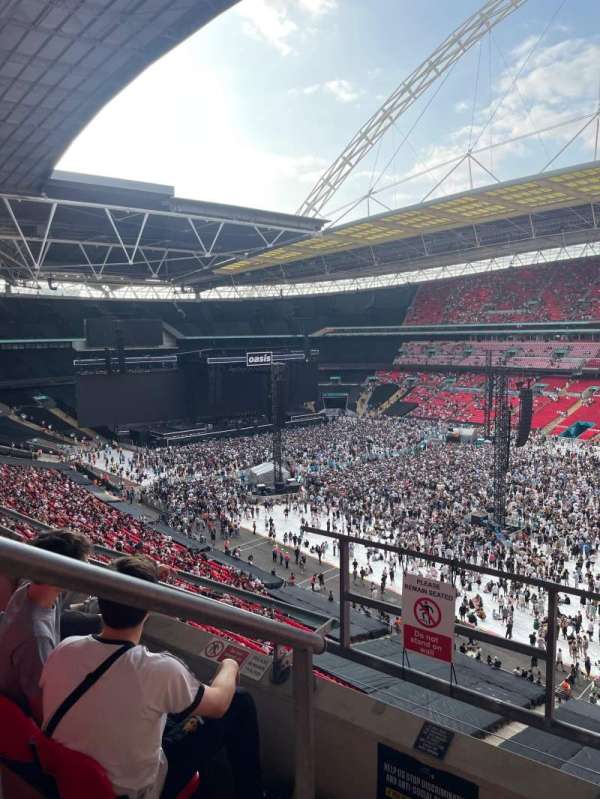 Wembley Stadium, bloc: 522, rangée: 3
