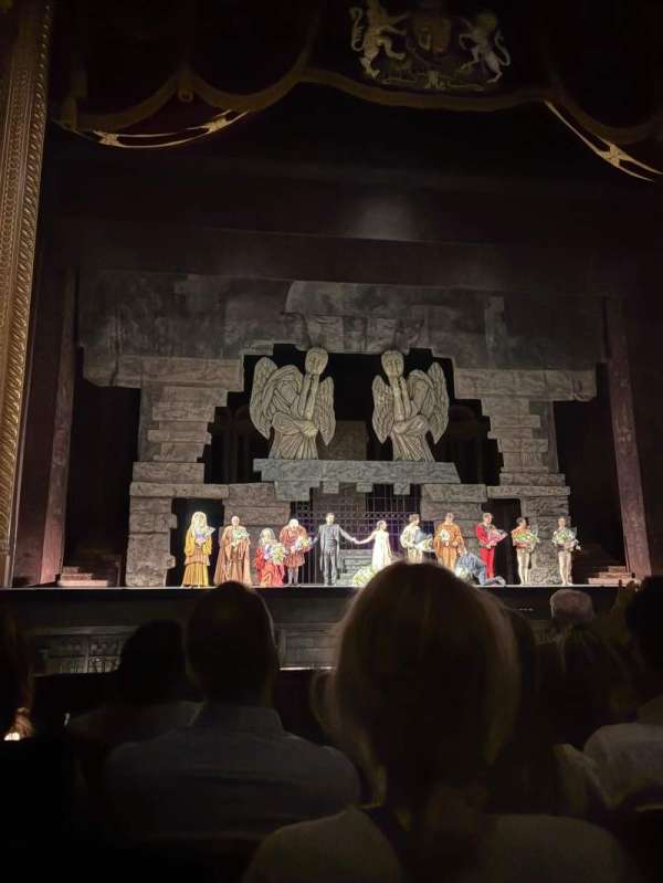 Royal Opera House, bloc: Orchestra stalls, rangée: E, place: 8