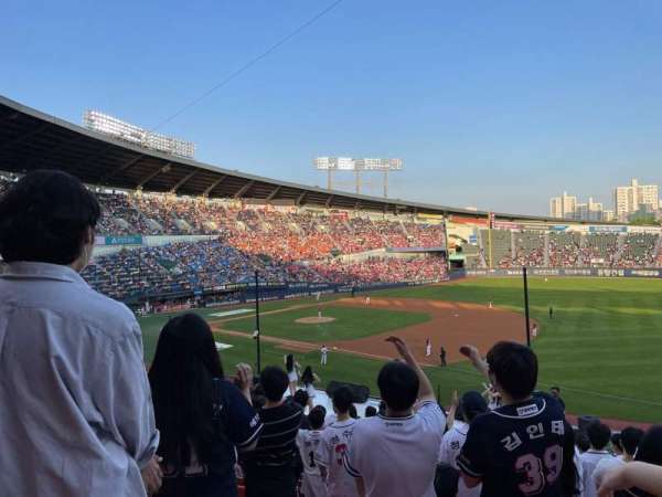 Jamsil Baseball Stadium, bloc: 206, rangée: 14, place: 155