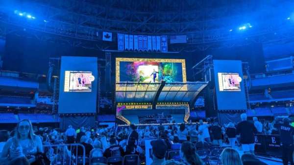 Rogers Centre, bloc: Floor C5, rangée: 4, place: 13
