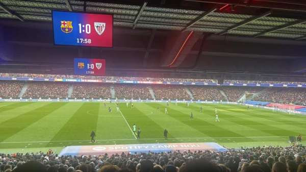 Camp Nou, bloc: 104, rangée: 32, place: 9