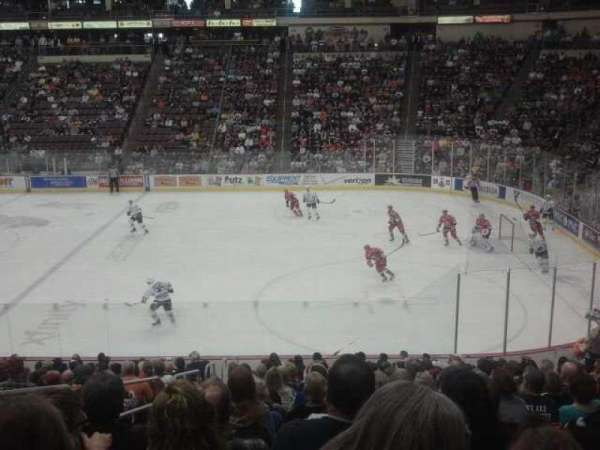 Giant Center, bloc: 122, rangée: T, place: 17