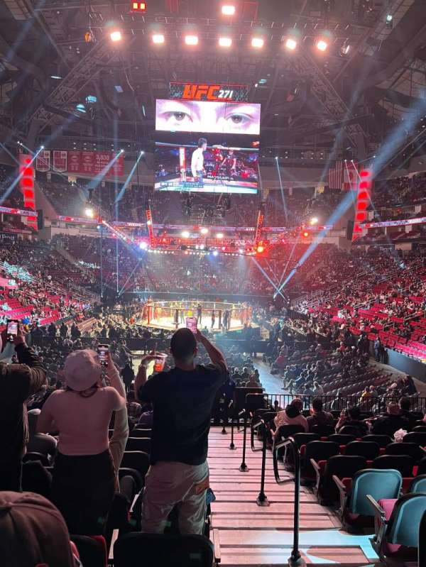 Toyota Center, bloc: 114, rangée: 16, place: 1