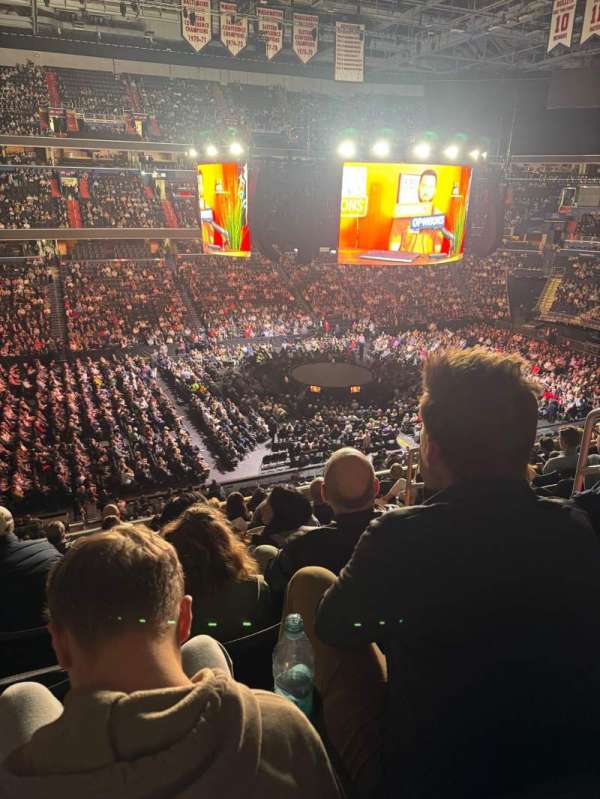 Capital One Arena, bloc: 213, rangée: H, place: 10