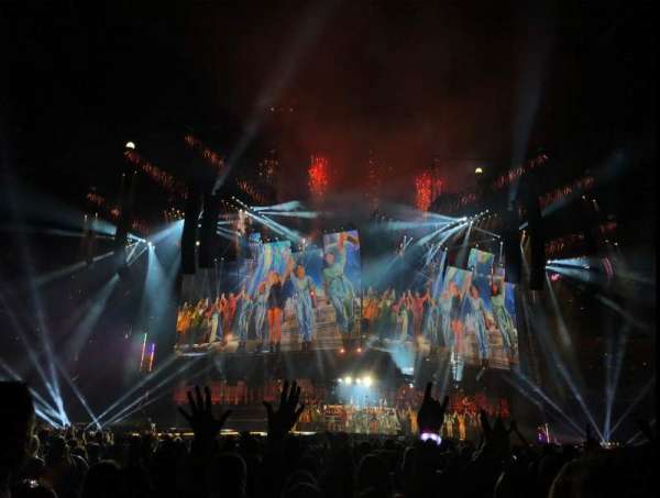 Lucas Oil Stadium, bloc: Floor E, rangée: 33, place: 29