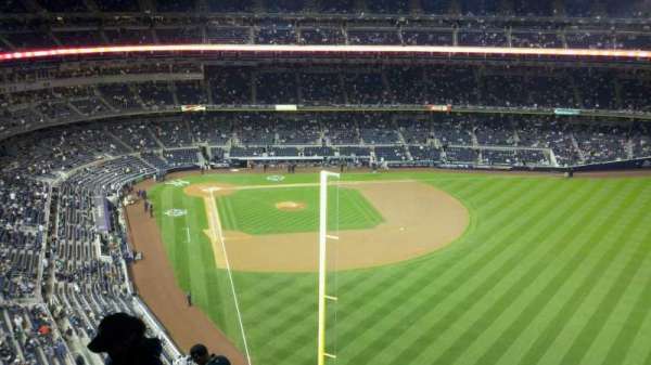 Yankee Stadium, bloc: 407a, rangée: 11, place: 23