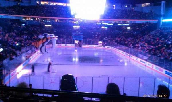 Bridgestone Arena, bloc: 120, rangée: j, place: 4