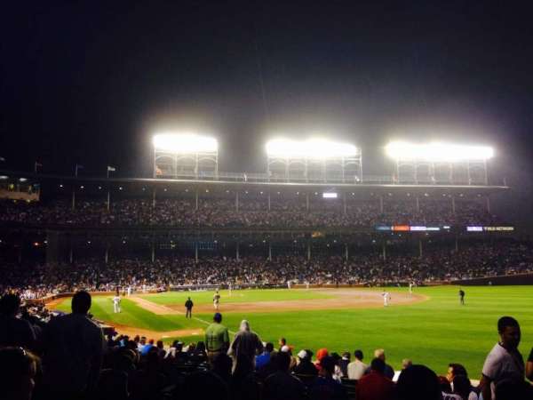 Wrigley Field, bloc: 132, rangée: 10, place: 9