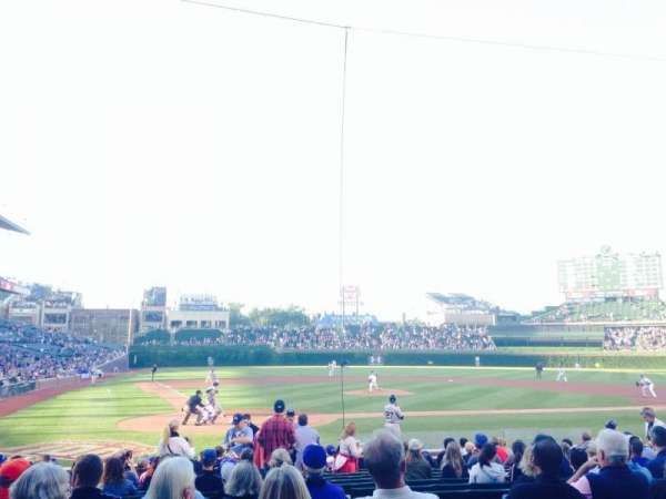 Wrigley Field, bloc: 121, rangée: 1, place: 1