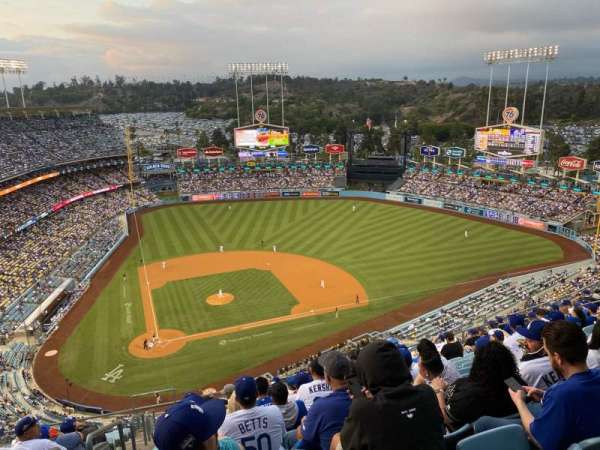 Dodger Stadium, bloc: 10TD, rangée: O, place: 1