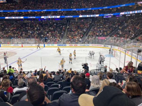 T-Mobile Arena, bloc: 7, rangée: L, place: 10
