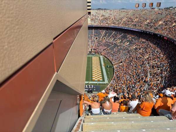 Neyland Stadium, bloc: QQ, rangée: 33, place: 76