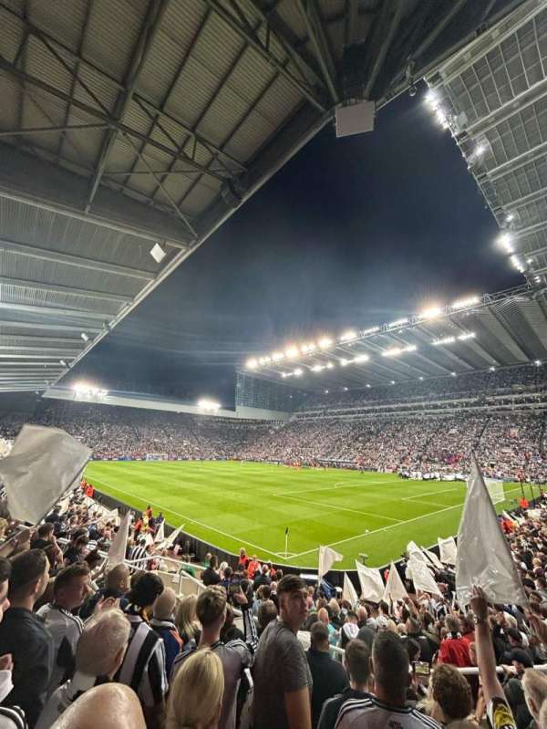 St James' Park, bloc: LEC-G, rangée: MM, place: 20