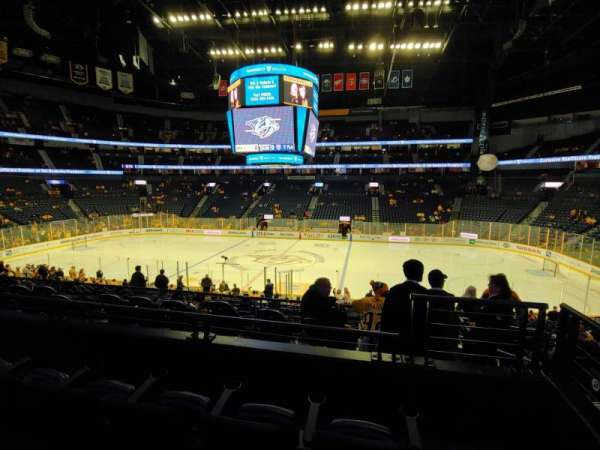 Bridgestone Arena, bloc: 106, rangée: L, place: 1